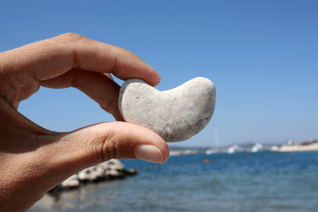 flush kidney stones naturally
