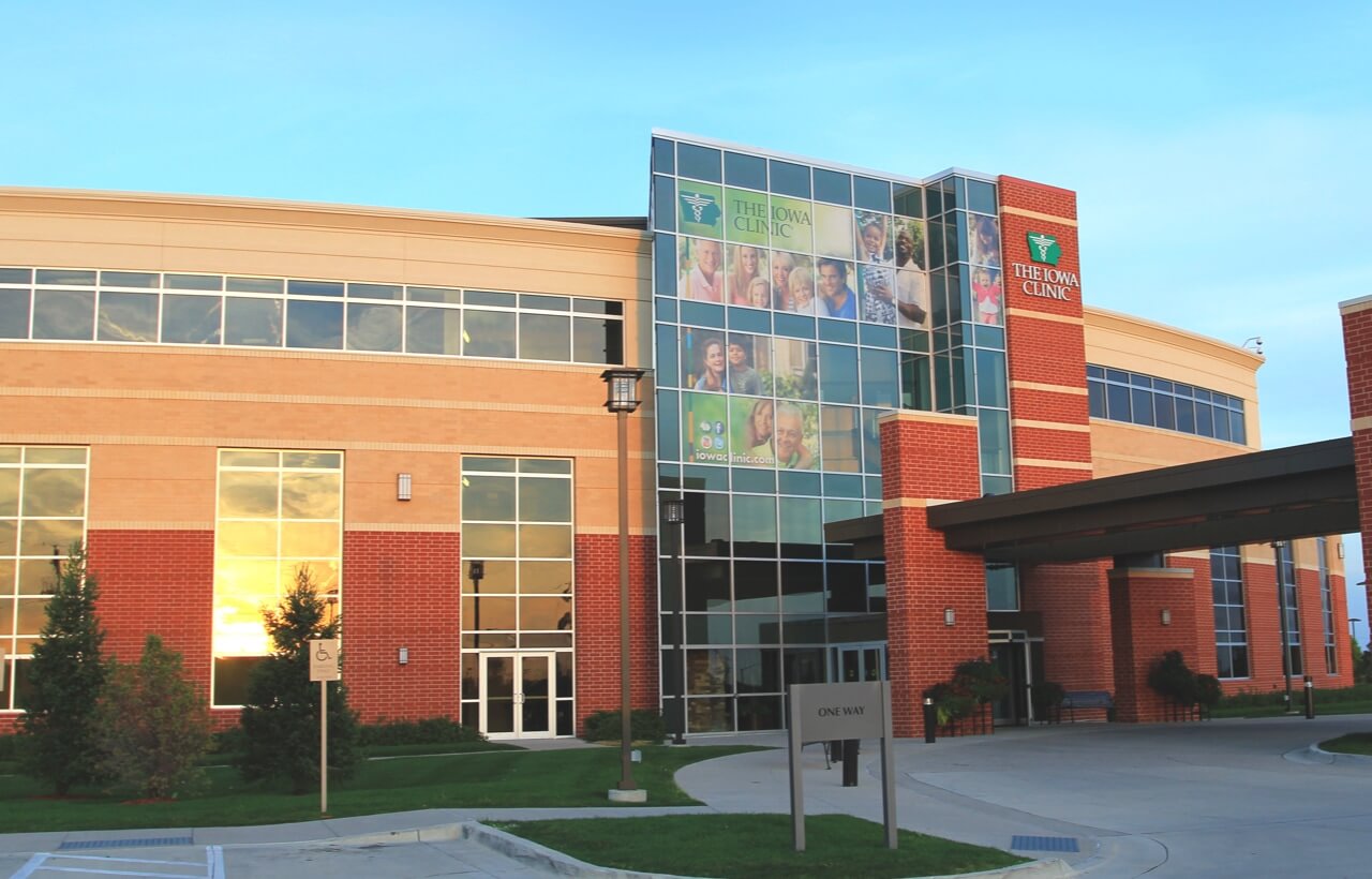 Photo of the West Des Moines Iowa Clinic campus